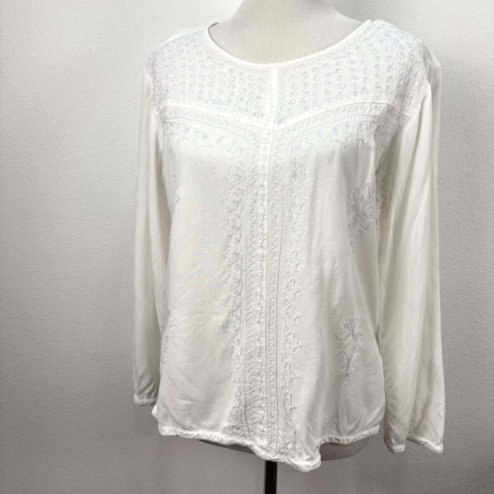 Geeta White Embroidered Floral Rayon Poet Blouse Long Wide Sleeve Free Size Flaw